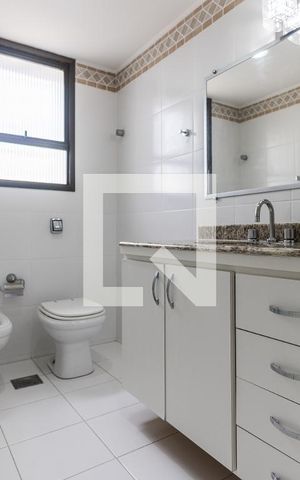 Apartamento à venda com 200m², 5 quartos e 3 vagasBanheiro da Suíte