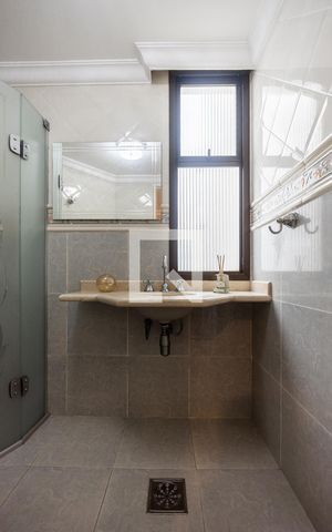 Apartamento à venda com 200m², 5 quartos e 3 vagasBanheiro 2