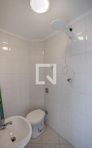 Apartamento à venda com 200m², 5 quartos e 3 vagasÁrea de Serviço - Banheiro