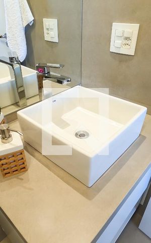 Apartamento à venda com 69m², 2 quartos e 1 vaga Apartamento à venda com 69m², 2 quartos e 1 vagaBanheiro Social