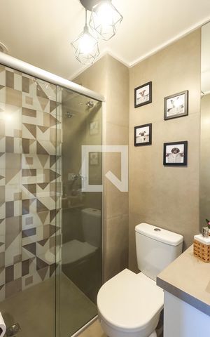 Apartamento à venda com 69m², 2 quartos e 1 vaga Apartamento à venda com 69m², 2 quartos e 1 vagaBanheiro Social