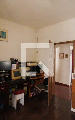 Casa à venda com 292m², 4 quartos e 2 vagas Casa à venda com 292m², 4 quartos e 2 vagasQuarto 1
