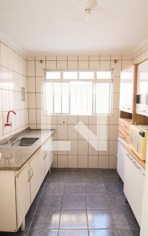 Casa à venda com 292m², 4 quartos e 2 vagas Casa à venda com 292m², 4 quartos e 2 vagasCozinha
