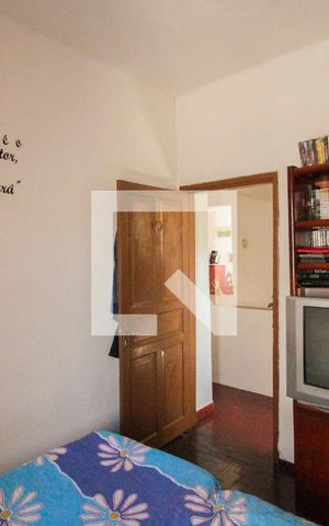 Casa à venda com 292m², 4 quartos e 2 vagas Casa à venda com 292m², 4 quartos e 2 vagasQuarto 2