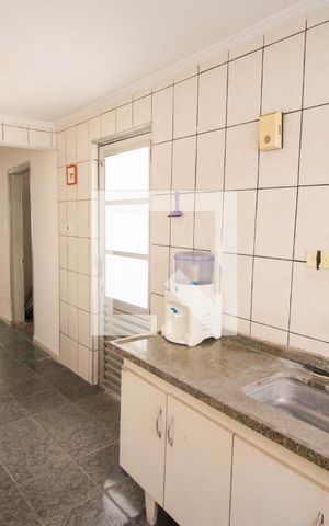 Casa à venda com 292m², 4 quartos e 2 vagas Casa à venda com 292m², 4 quartos e 2 vagasCozinha