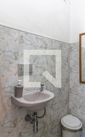 Casa à venda com 300m², 3 quartos e 2 vagas Casa à venda com 300m², 3 quartos e 2 vagasLavabo