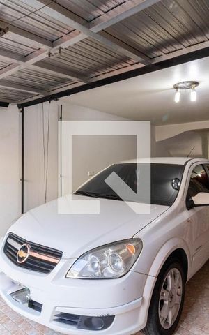 Casa à venda com 300m², 3 quartos e 2 vagas Casa à venda com 300m², 3 quartos e 2 vagasGaragem