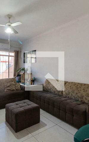 Casa à venda com 300m², 3 quartos e 2 vagas Casa à venda com 300m², 3 quartos e 2 vagasSala de Estar