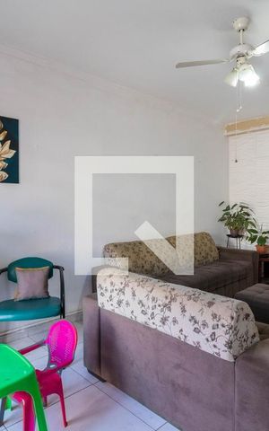 Casa à venda com 300m², 3 quartos e 2 vagas Casa à venda com 300m², 3 quartos e 2 vagasSala de Estar