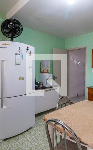 Casa à venda com 300m², 3 quartos e 2 vagas Casa à venda com 300m², 3 quartos e 2 vagasCozinha