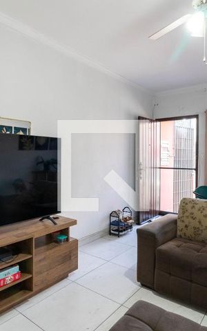 Casa à venda com 300m², 3 quartos e 2 vagas Casa à venda com 300m², 3 quartos e 2 vagasSala de Estar