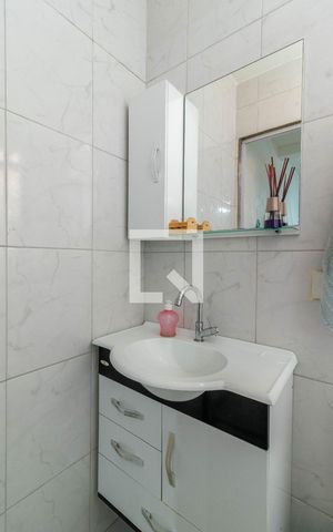 Casa à venda com 300m², 3 quartos e 2 vagas Casa à venda com 300m², 3 quartos e 2 vagasBanheiro da Suíte