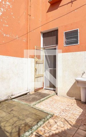 Casa à venda com 300m², 3 quartos e 2 vagas Casa à venda com 300m², 3 quartos e 2 vagasÁrea de Serviço