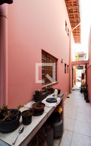 Casa à venda com 125m², 2 quartos e 1 vagaCorredor Lateral 