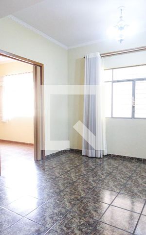 Casa à venda com 245m², 2 quartos e 4 vagasSala de estar