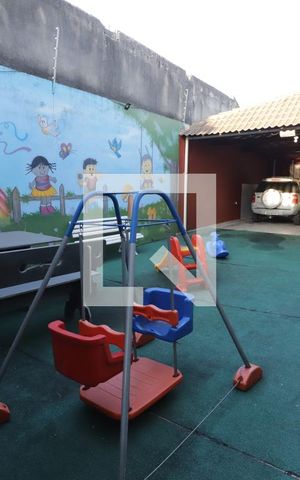 Casa para alugar com 300m², 4 quartos e 5 vagasQuintal