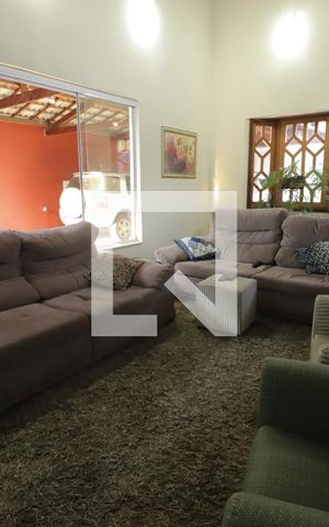 Casa para alugar com 300m², 4 quartos e 5 vagasSala