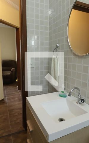 Casa para alugar com 300m², 4 quartos e 5 vagasBanheiro 3
