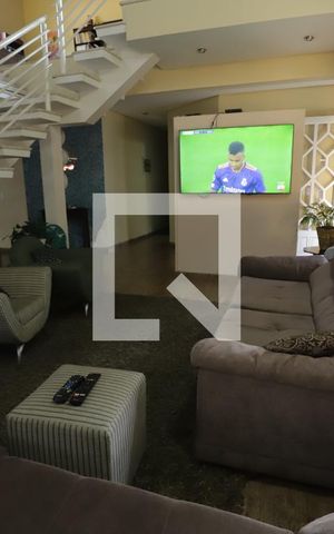 Casa para alugar com 300m², 4 quartos e 5 vagasSala