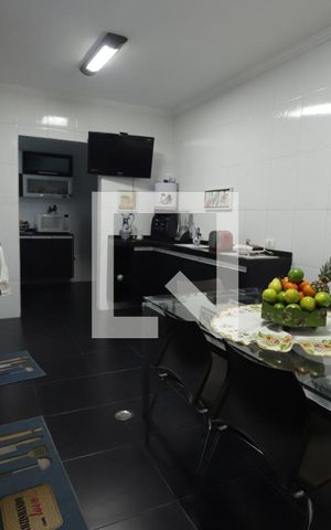 Casa para alugar com 300m², 4 quartos e 5 vagasCozinha