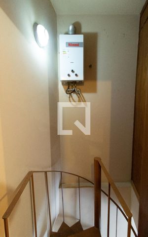 Casa à venda com 600m², 3 quartos e 3 vagas Casa à venda com 600m², 3 quartos e 3 vagasQuarto 2 - Suíte