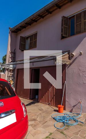 Casa à venda com 200m², 3 quartos e 8 vagas Casa à venda com 200m², 3 quartos e 8 vagasPatio