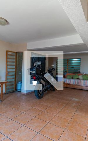 Casa à venda com 200m², 3 quartos e 8 vagas Casa à venda com 200m², 3 quartos e 8 vagasGaragem com churasqueira