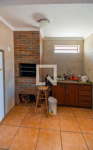 Casa à venda com 200m², 3 quartos e 8 vagas Casa à venda com 200m², 3 quartos e 8 vagasGaragem com churasqueira