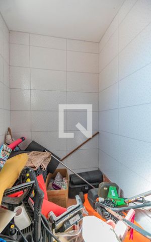 Casa à venda com 200m², 3 quartos e 8 vagas Casa à venda com 200m², 3 quartos e 8 vagasQuarto de Serviço