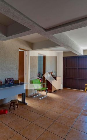 Casa à venda com 200m², 3 quartos e 8 vagas Casa à venda com 200m², 3 quartos e 8 vagasGaragem com churasqueira