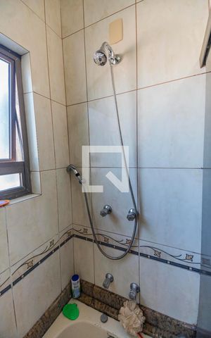 Casa à venda com 200m², 3 quartos e 8 vagas Casa à venda com 200m², 3 quartos e 8 vagasBanheiro da Suíte 1