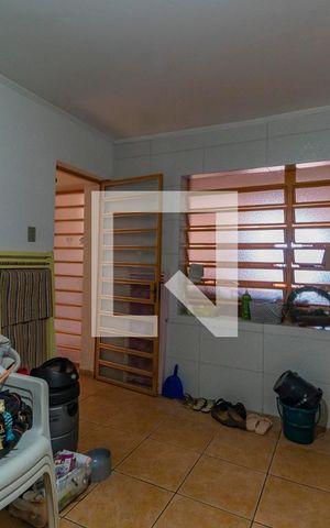 Casa à venda com 200m², 3 quartos e 8 vagas Casa à venda com 200m², 3 quartos e 8 vagasLavanderia