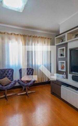 Casa à venda com 200m², 3 quartos e 8 vagas Casa à venda com 200m², 3 quartos e 8 vagasSala