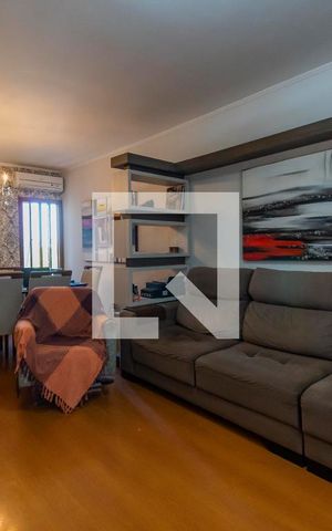 Casa à venda com 200m², 3 quartos e 8 vagas Casa à venda com 200m², 3 quartos e 8 vagasSala