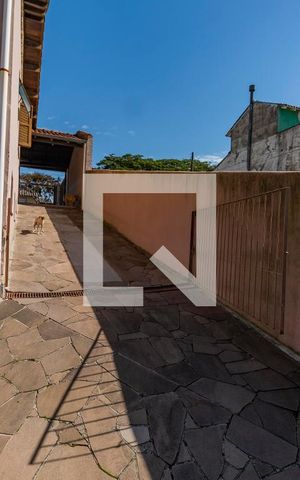 Casa à venda com 200m², 3 quartos e 8 vagas Casa à venda com 200m², 3 quartos e 8 vagasPatio