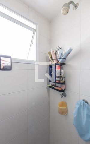 Apartamento à venda com 57m², 2 quartos e 1 vaga Apartamento à venda com 57m², 2 quartos e 1 vagaBanheiro Social
