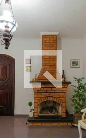 Casa à venda com 240m², 3 quartos e 2 vagas Casa à venda com 240m², 3 quartos e 2 vagasSala