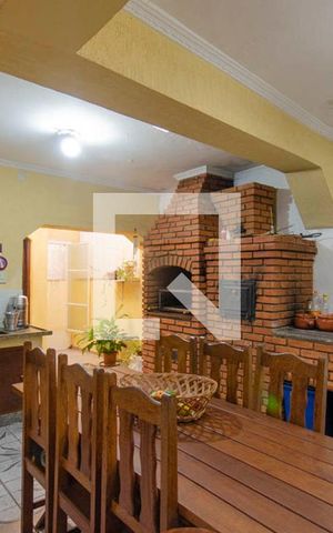 Casa à venda com 240m², 3 quartos e 2 vagas Casa à venda com 240m², 3 quartos e 2 vagasÁrea Gourmet