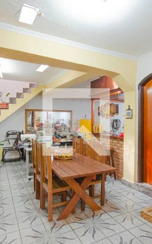 Casa à venda com 240m², 3 quartos e 2 vagas Casa à venda com 240m², 3 quartos e 2 vagasÁrea Gourmet