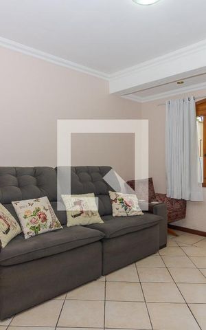 Casa à venda com 250m², 5 quartos e 2 vagas Casa à venda com 250m², 5 quartos e 2 vagasSala