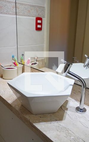 Casa à venda com 480m², 3 quartos e 2 vagasBanheiro Corredor