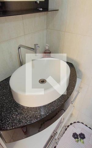 Casa à venda com 200m², 3 quartos e 2 vagas Casa à venda com 200m², 3 quartos e 2 vagasBanheiro Suíte
