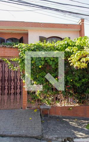 Casa para alugar com 100m², 2 quartos e 1 vagaFachada