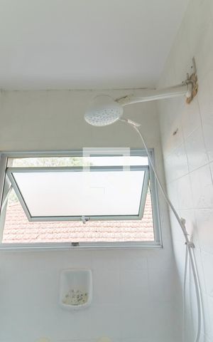 Casa à venda com 140m², 3 quartos e 3 vagas Casa à venda com 140m², 3 quartos e 3 vagasBanheiro