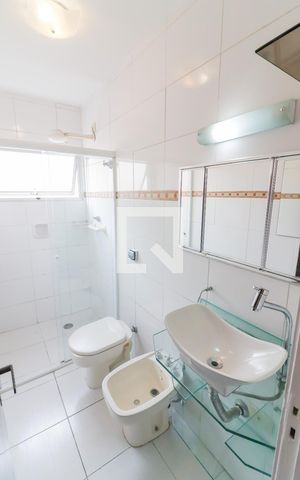 Casa à venda com 140m², 3 quartos e 3 vagas Casa à venda com 140m², 3 quartos e 3 vagasSuite
