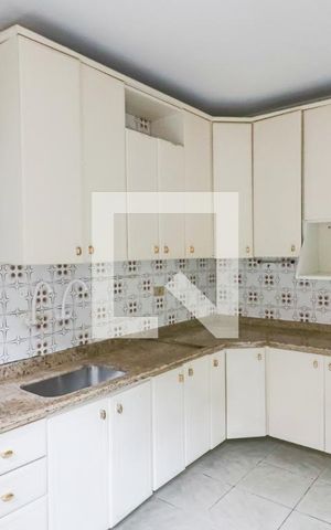 Casa à venda com 140m², 3 quartos e 3 vagas Casa à venda com 140m², 3 quartos e 3 vagasCozinha