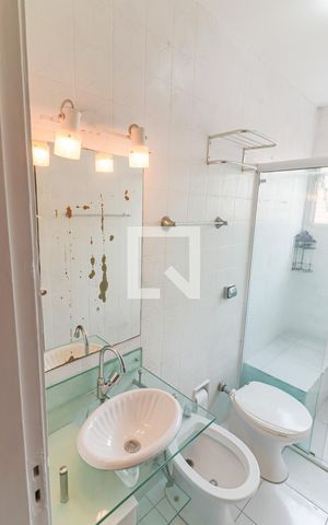 Casa à venda com 140m², 3 quartos e 3 vagas Casa à venda com 140m², 3 quartos e 3 vagasBanheiro