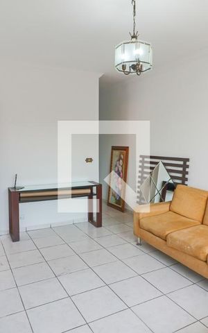 Casa à venda com 140m², 3 quartos e 3 vagas Casa à venda com 140m², 3 quartos e 3 vagasSala