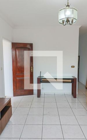 Casa à venda com 140m², 3 quartos e 3 vagas Casa à venda com 140m², 3 quartos e 3 vagasSala