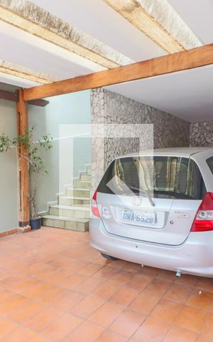 Casa à venda com 140m², 3 quartos e 3 vagas Casa à venda com 140m², 3 quartos e 3 vagasGaragem